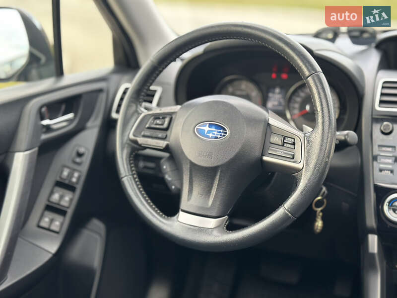 Позашляховик / Кросовер Subaru Forester 2015 в Львові