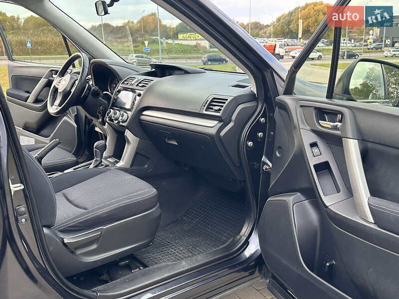 Позашляховик / Кросовер Subaru Forester 2015 в Львові