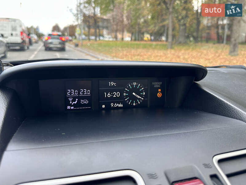 Позашляховик / Кросовер Subaru Forester 2015 в Львові