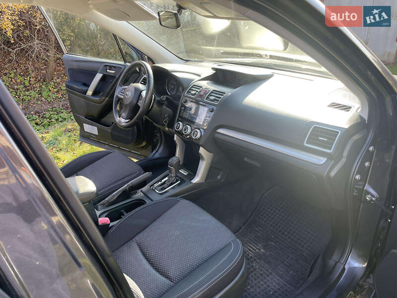 Позашляховик / Кросовер Subaru Forester 2015 в Львові