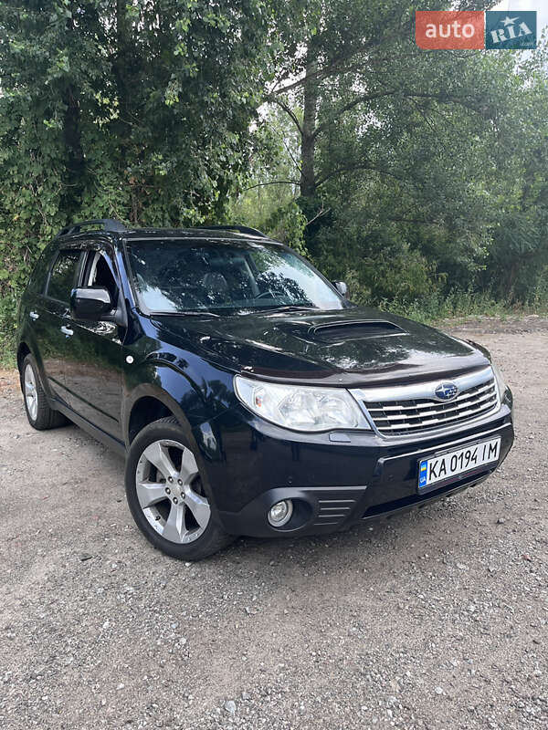 Позашляховик / Кросовер Subaru Forester 2010 в Києві