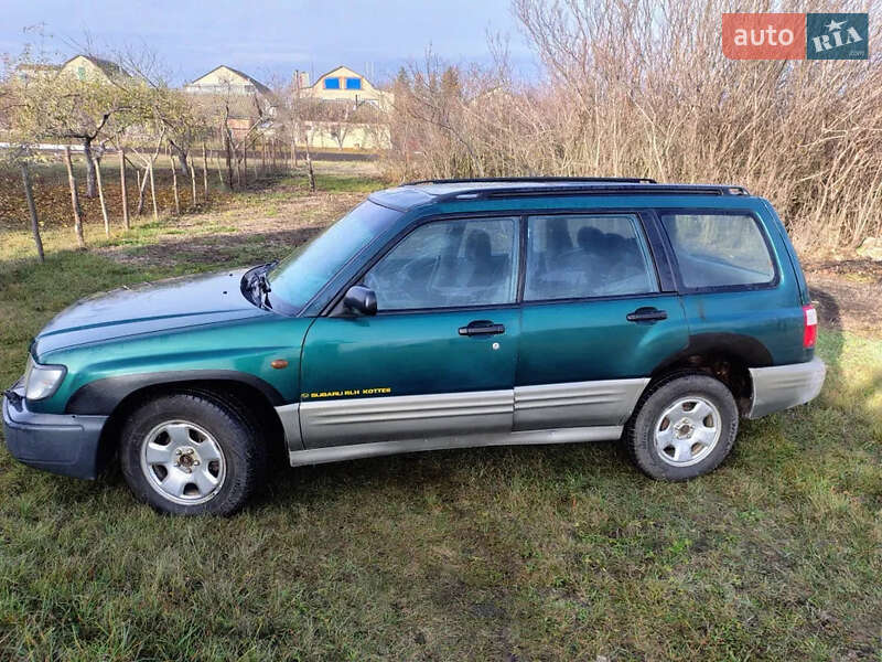 Внедорожник / Кроссовер Subaru Forester 2000 в Шевченкове