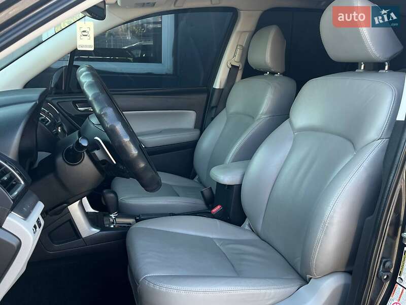 Позашляховик / Кросовер Subaru Forester 2015 в Києві