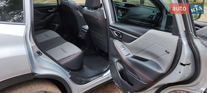 Позашляховик / Кросовер Subaru Forester 2022 в Дніпрі