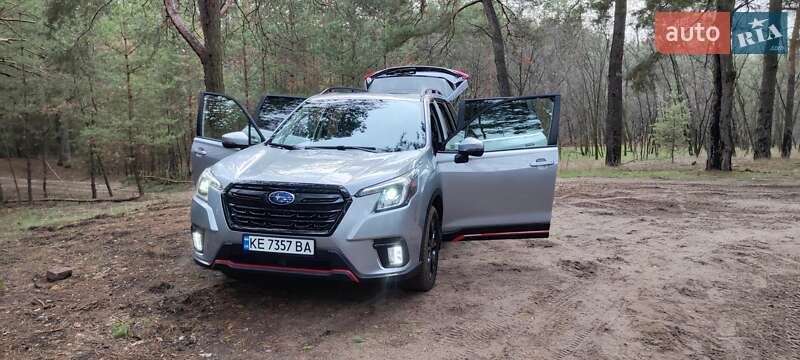Позашляховик / Кросовер Subaru Forester 2022 в Дніпрі