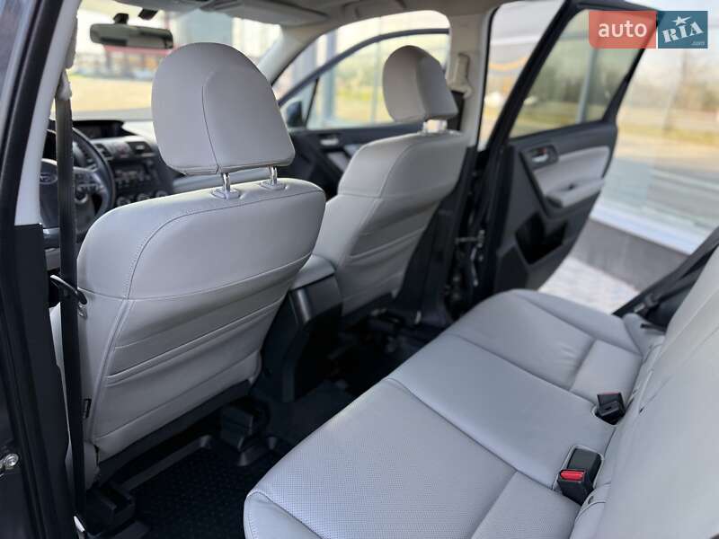 Позашляховик / Кросовер Subaru Forester 2014 в Києві