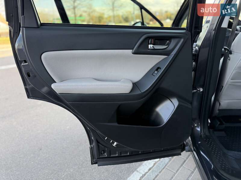 Позашляховик / Кросовер Subaru Forester 2014 в Києві