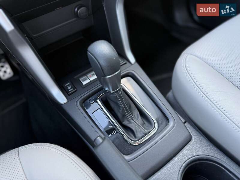 Позашляховик / Кросовер Subaru Forester 2014 в Києві