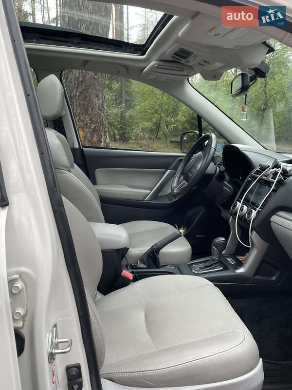 Внедорожник / Кроссовер Subaru Forester 2016 в Киеве