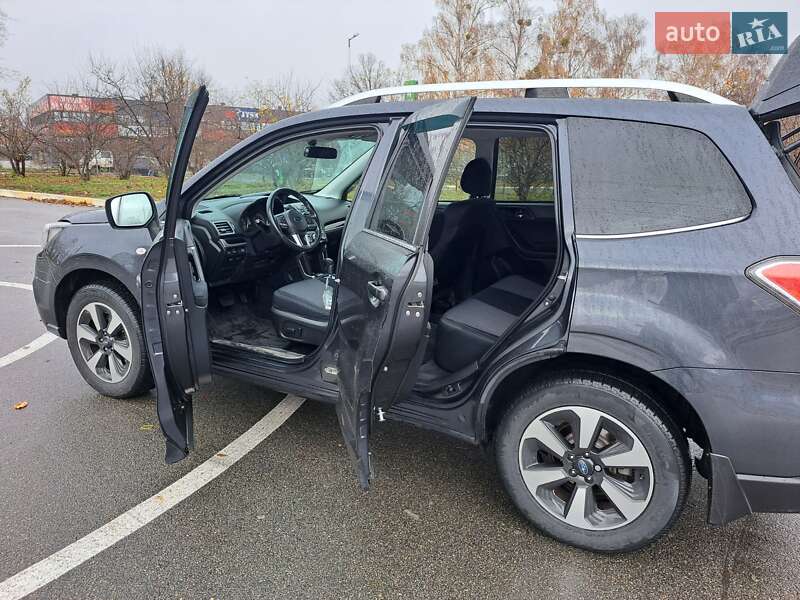 Позашляховик / Кросовер Subaru Forester 2017 в Бучі
