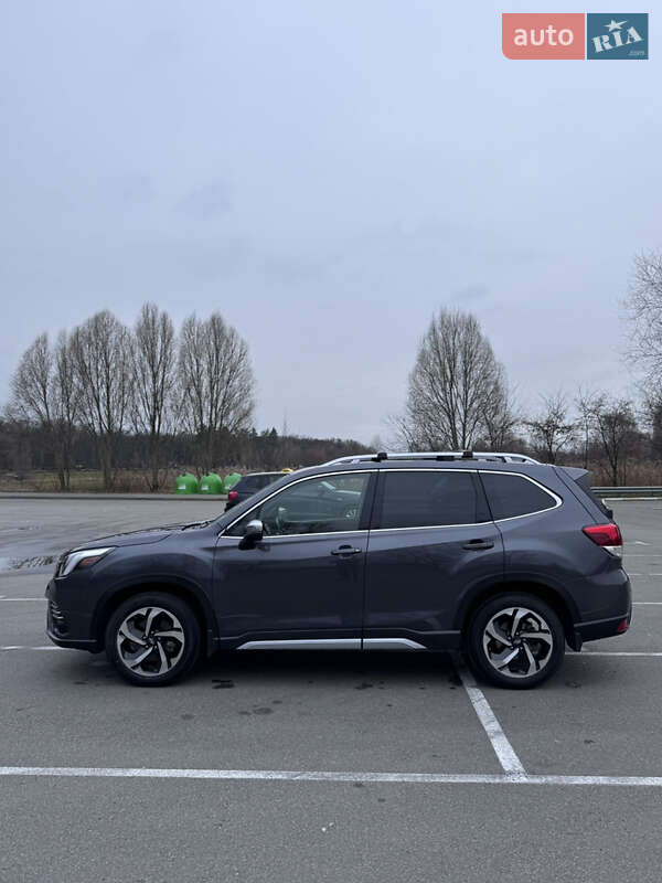 Внедорожник / Кроссовер Subaru Forester 2022 в Киеве