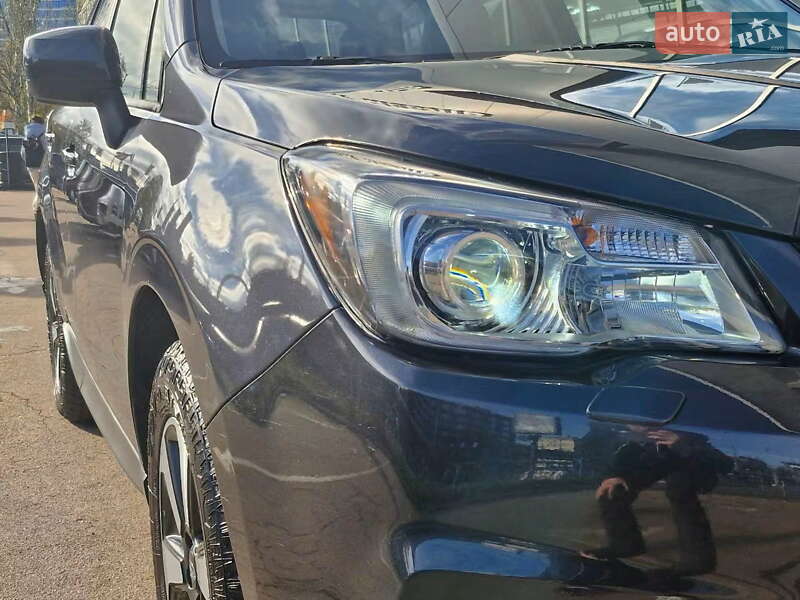 Позашляховик / Кросовер Subaru Forester 2016 в Києві