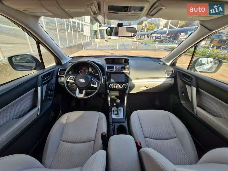 Позашляховик / Кросовер Subaru Forester 2016 в Києві