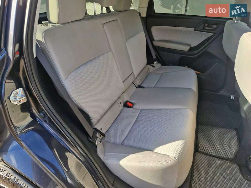 Позашляховик / Кросовер Subaru Forester 2016 в Києві