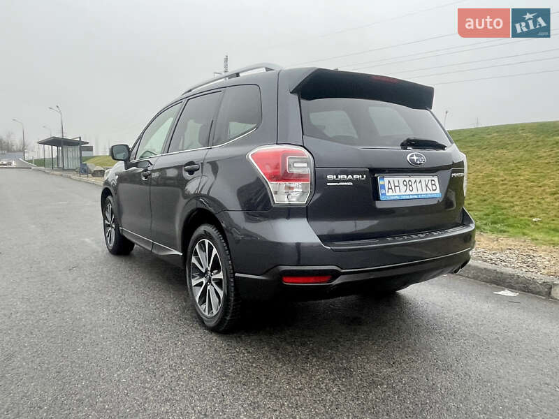 Внедорожник / Кроссовер Subaru Forester 2017 в Днепре