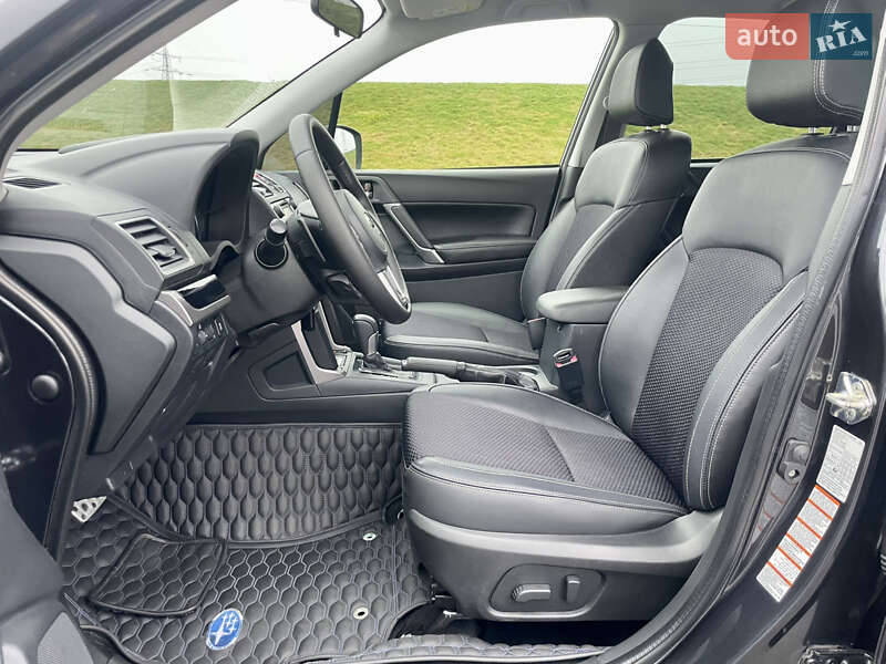 Внедорожник / Кроссовер Subaru Forester 2017 в Днепре