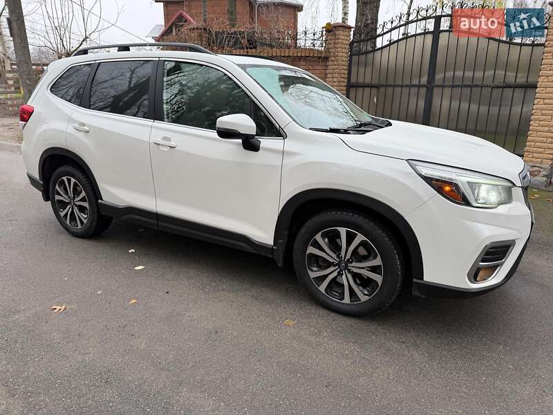 Позашляховик / Кросовер Subaru Forester 2018 в Києві