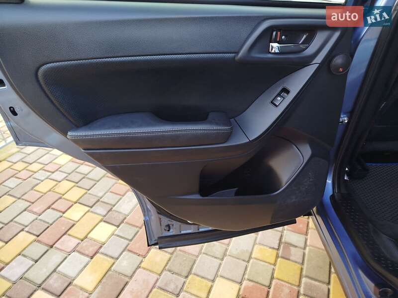 Позашляховик / Кросовер Subaru Forester 2015 в Ізюмі