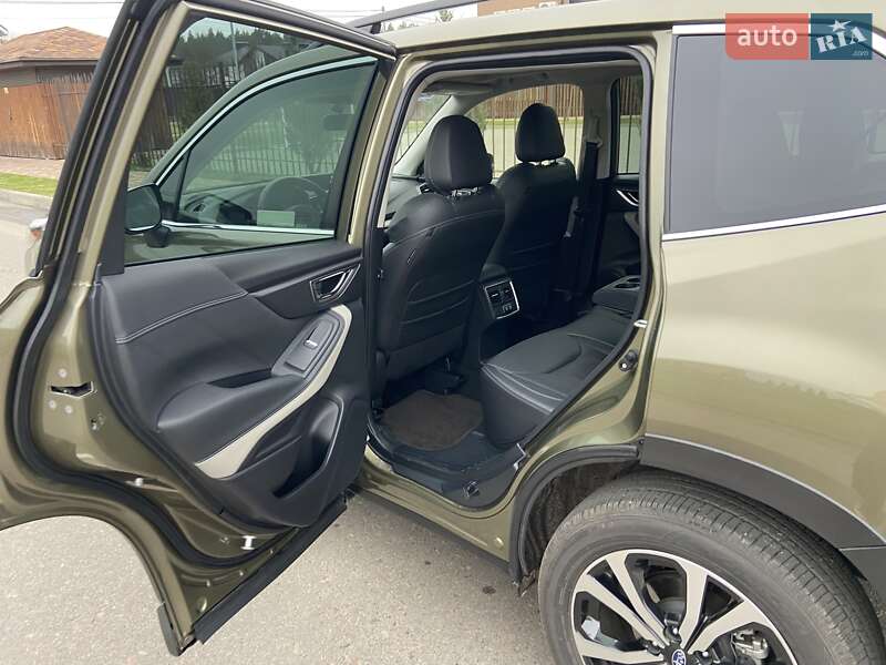 Внедорожник / Кроссовер Subaru Forester 2022 в Киеве