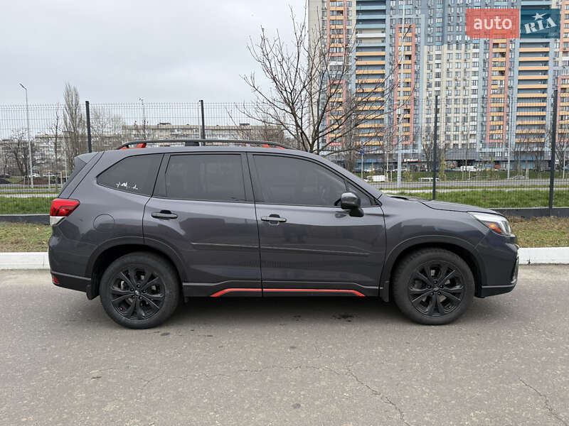 Позашляховик / Кросовер Subaru Forester 2020 в Києві
