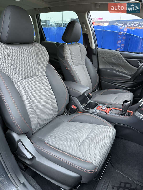 Позашляховик / Кросовер Subaru Forester 2020 в Києві