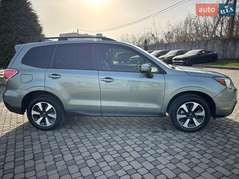 Внедорожник / Кроссовер Subaru Forester 2016 в Ивано-Франковске