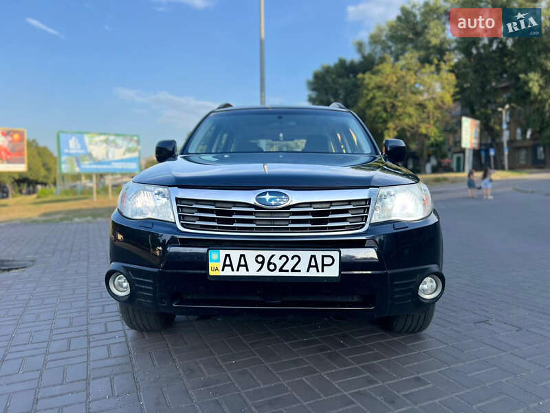 Внедорожник / Кроссовер Subaru Forester 2010 в Каменском