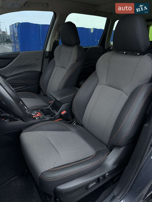 Внедорожник / Кроссовер Subaru Forester 2020 в Киеве