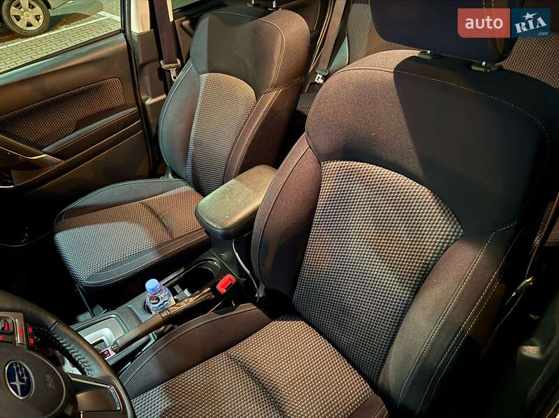 Внедорожник / Кроссовер Subaru Forester 2016 в Киеве