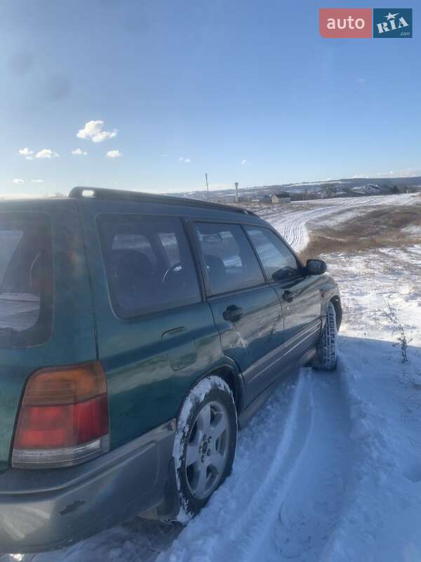 Внедорожник / Кроссовер Subaru Forester 1999 в Золочеве