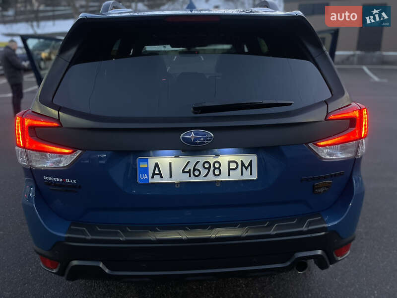 Внедорожник / Кроссовер Subaru Forester 2022 в Киеве