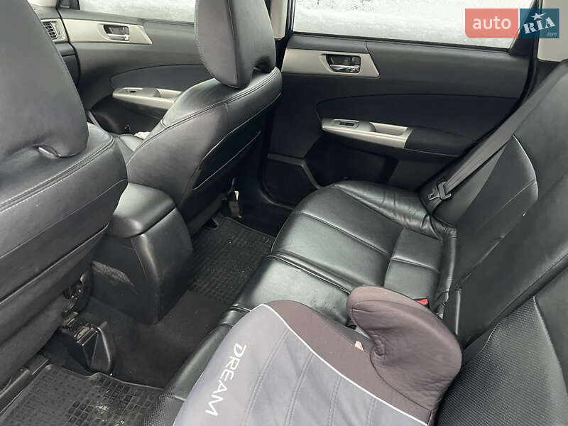 Позашляховик / Кросовер Subaru Forester 2008 в Києві