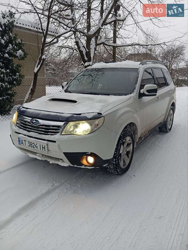 Внедорожник / Кроссовер Subaru Forester 2010 в Ивано-Франковске