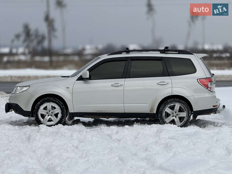 Внедорожник / Кроссовер Subaru Forester 2010 в Харькове