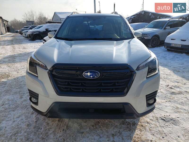 Внедорожник / Кроссовер Subaru Forester 2022 в Киеве