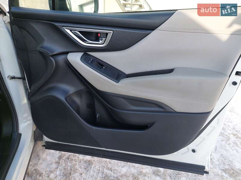 Внедорожник / Кроссовер Subaru Forester 2022 в Киеве