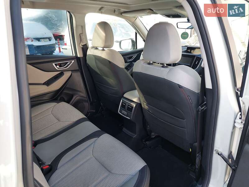 Внедорожник / Кроссовер Subaru Forester 2022 в Киеве