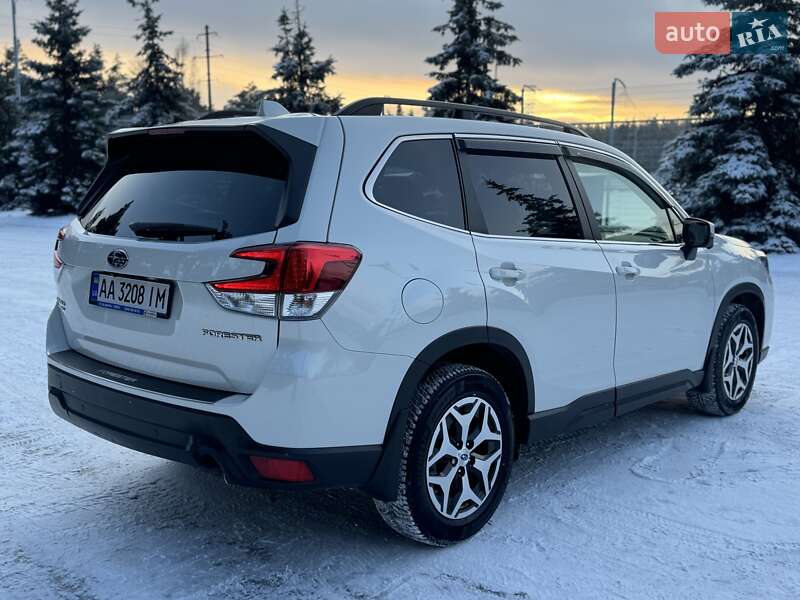 Внедорожник / Кроссовер Subaru Forester 2019 в Киеве