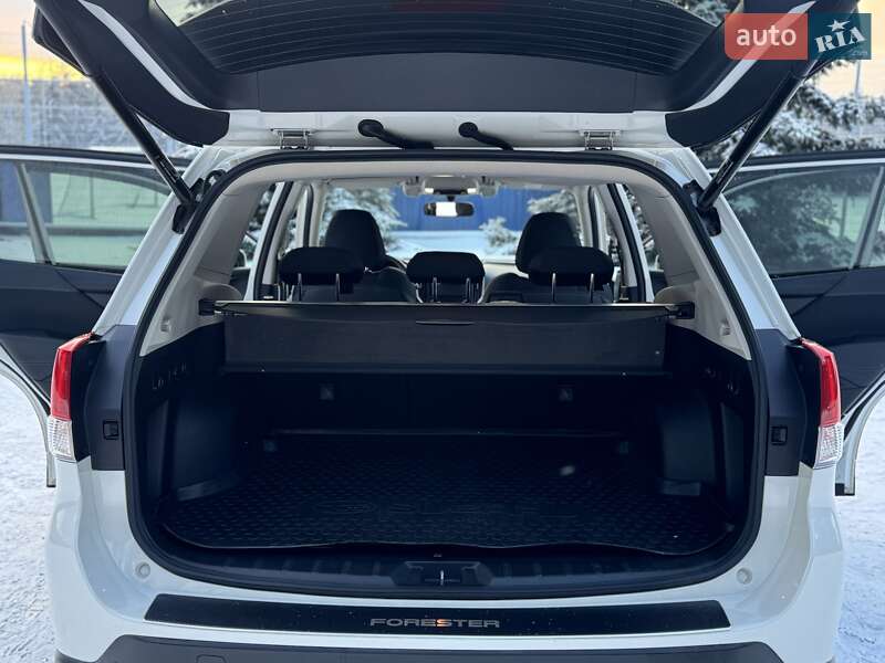 Внедорожник / Кроссовер Subaru Forester 2019 в Киеве