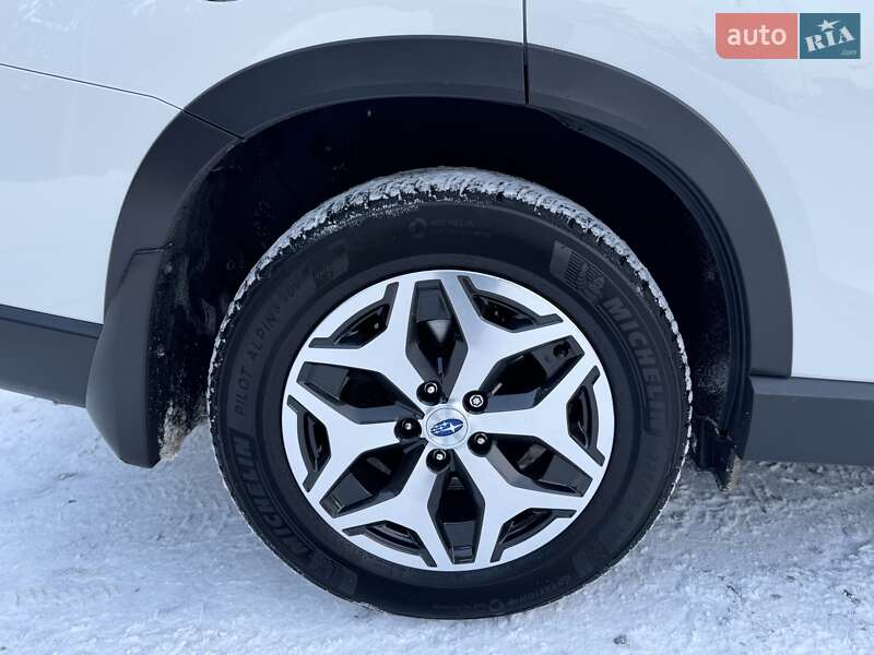 Внедорожник / Кроссовер Subaru Forester 2019 в Киеве