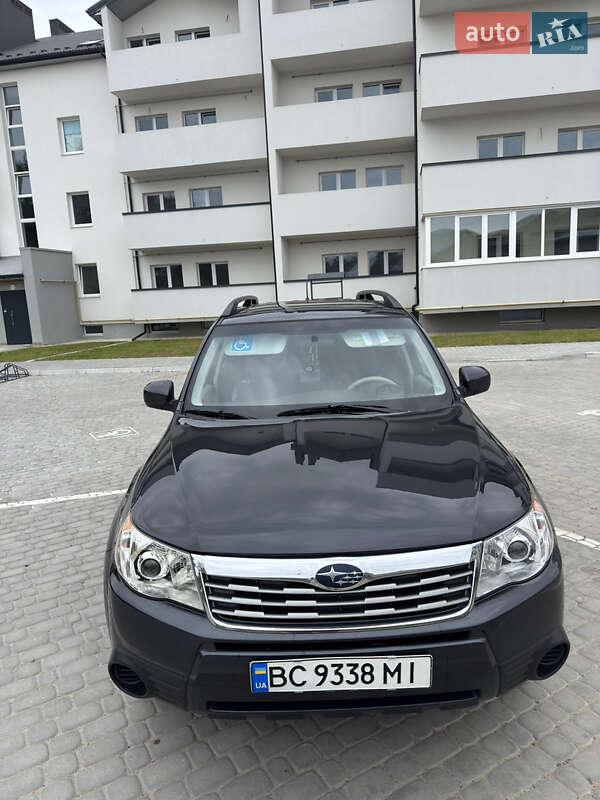 Внедорожник / Кроссовер Subaru Forester 2010 в Львове