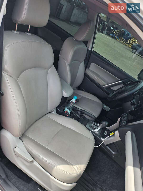 Внедорожник / Кроссовер Subaru Forester 2014 в Днепре