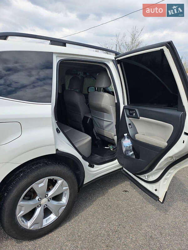 Внедорожник / Кроссовер Subaru Forester 2014 в Днепре