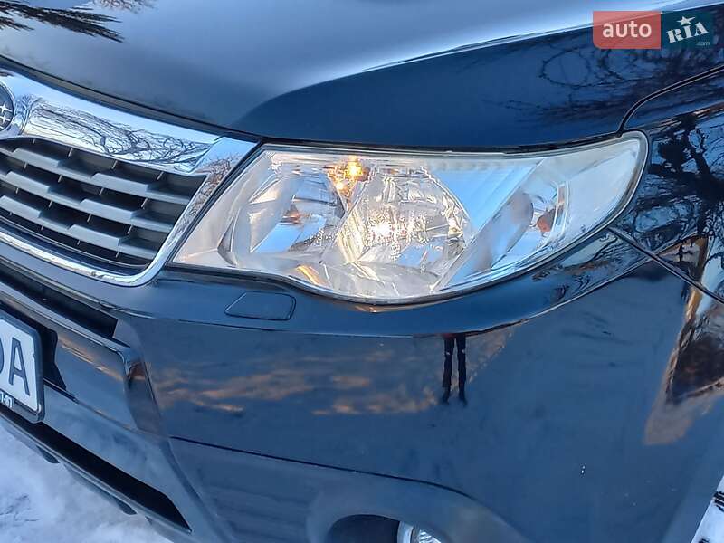 Внедорожник / Кроссовер Subaru Forester 2010 в Львове