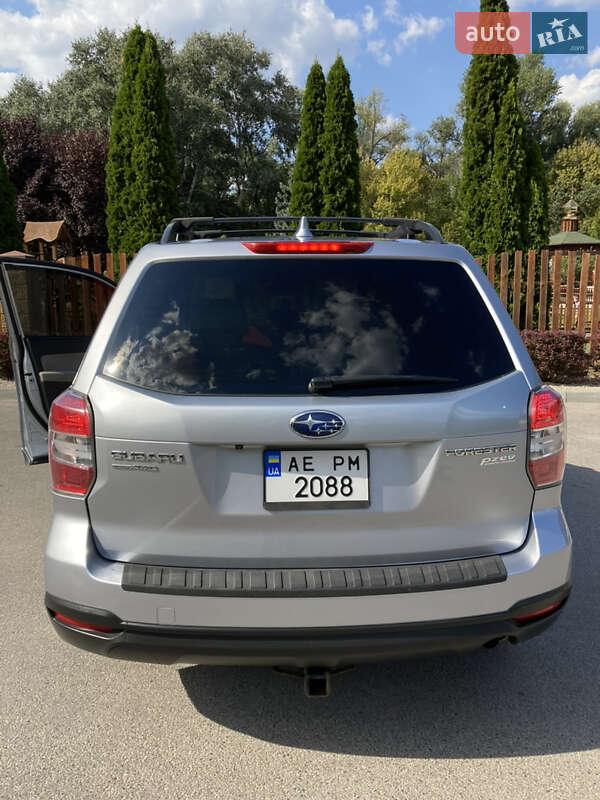 Позашляховик / Кросовер Subaru Forester 2015 в Дніпрі