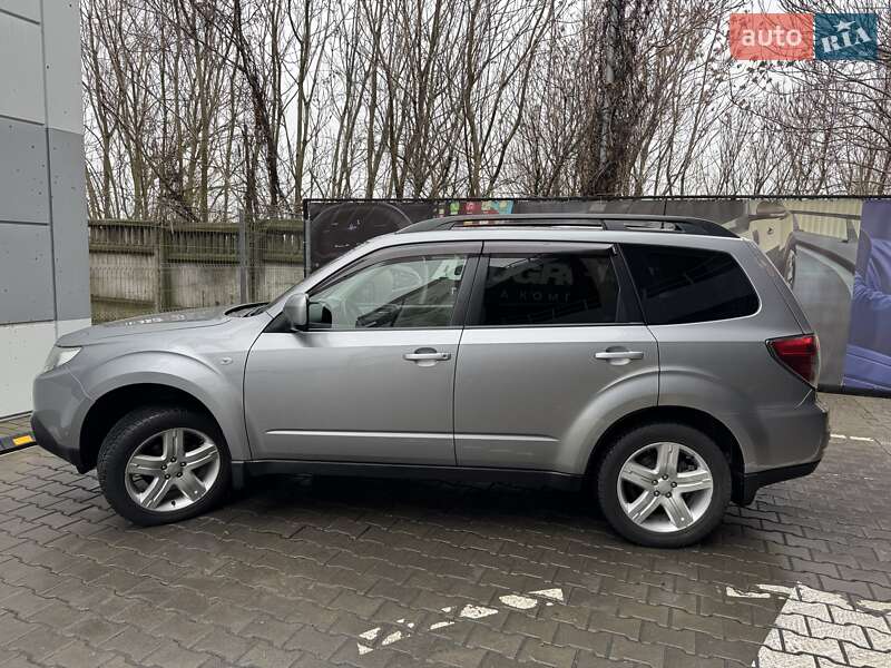 Позашляховик / Кросовер Subaru Forester 2010 в Києві