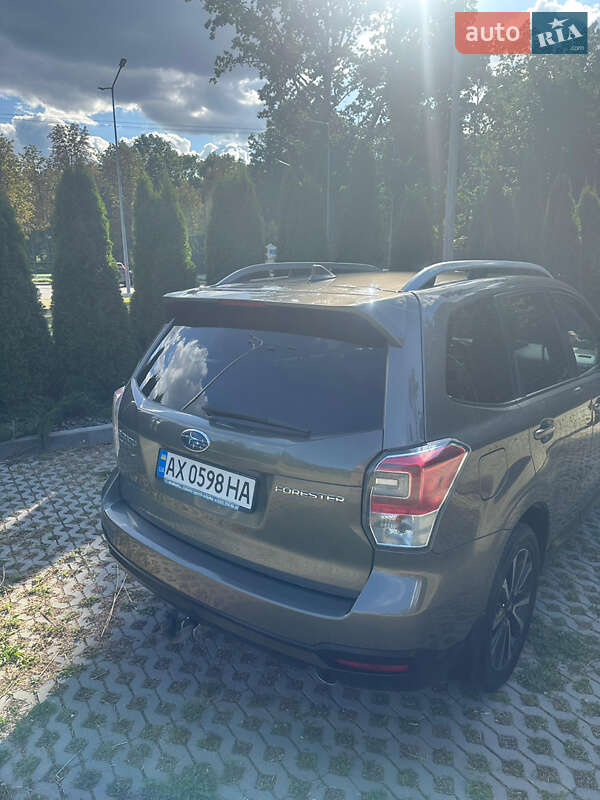 Позашляховик / Кросовер Subaru Forester 2017 в Харкові