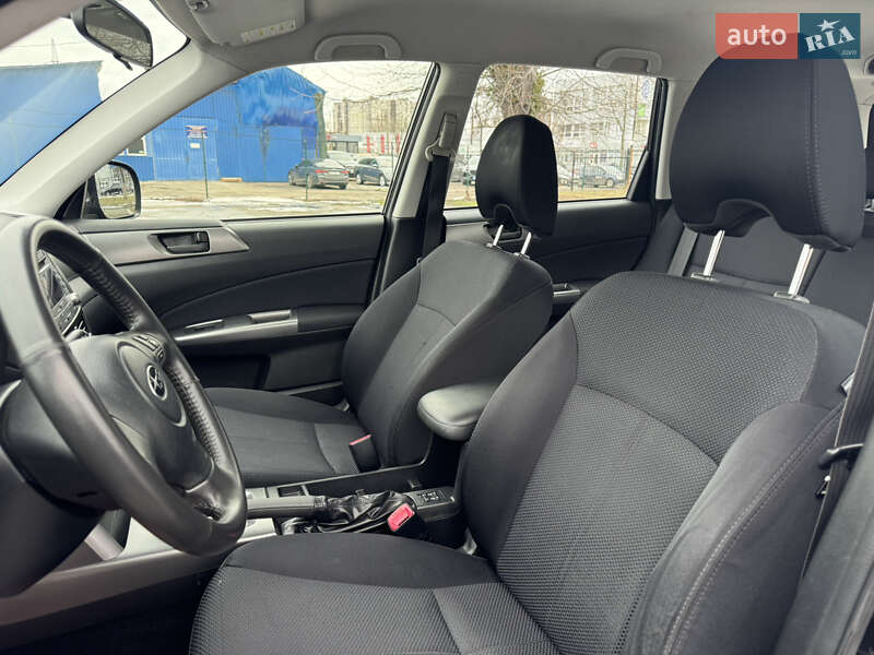 Позашляховик / Кросовер Subaru Forester 2011 в Києві