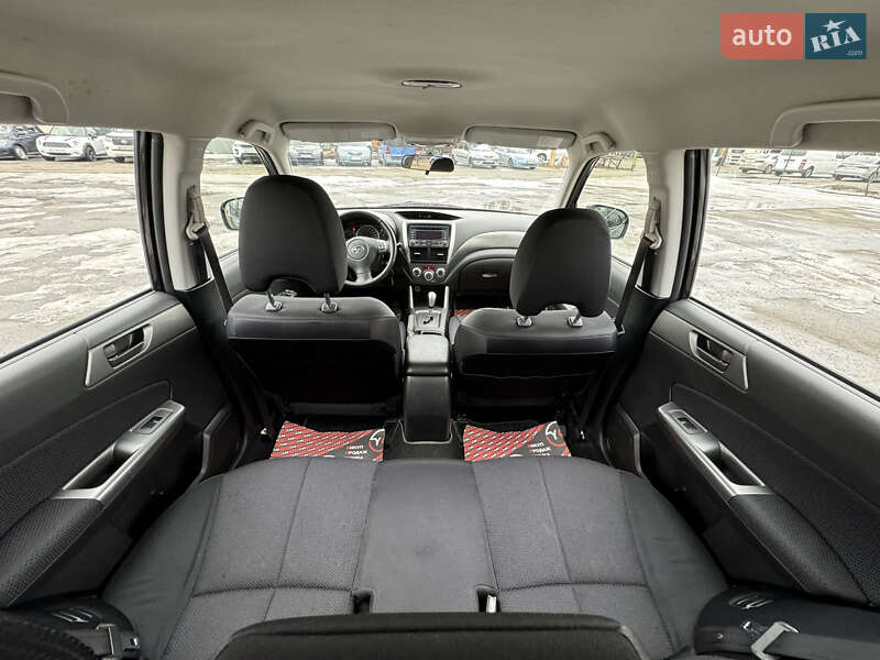 Позашляховик / Кросовер Subaru Forester 2011 в Києві