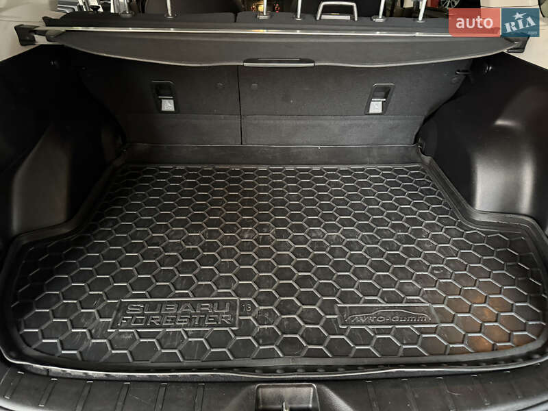 Позашляховик / Кросовер Subaru Forester 2014 в Києві